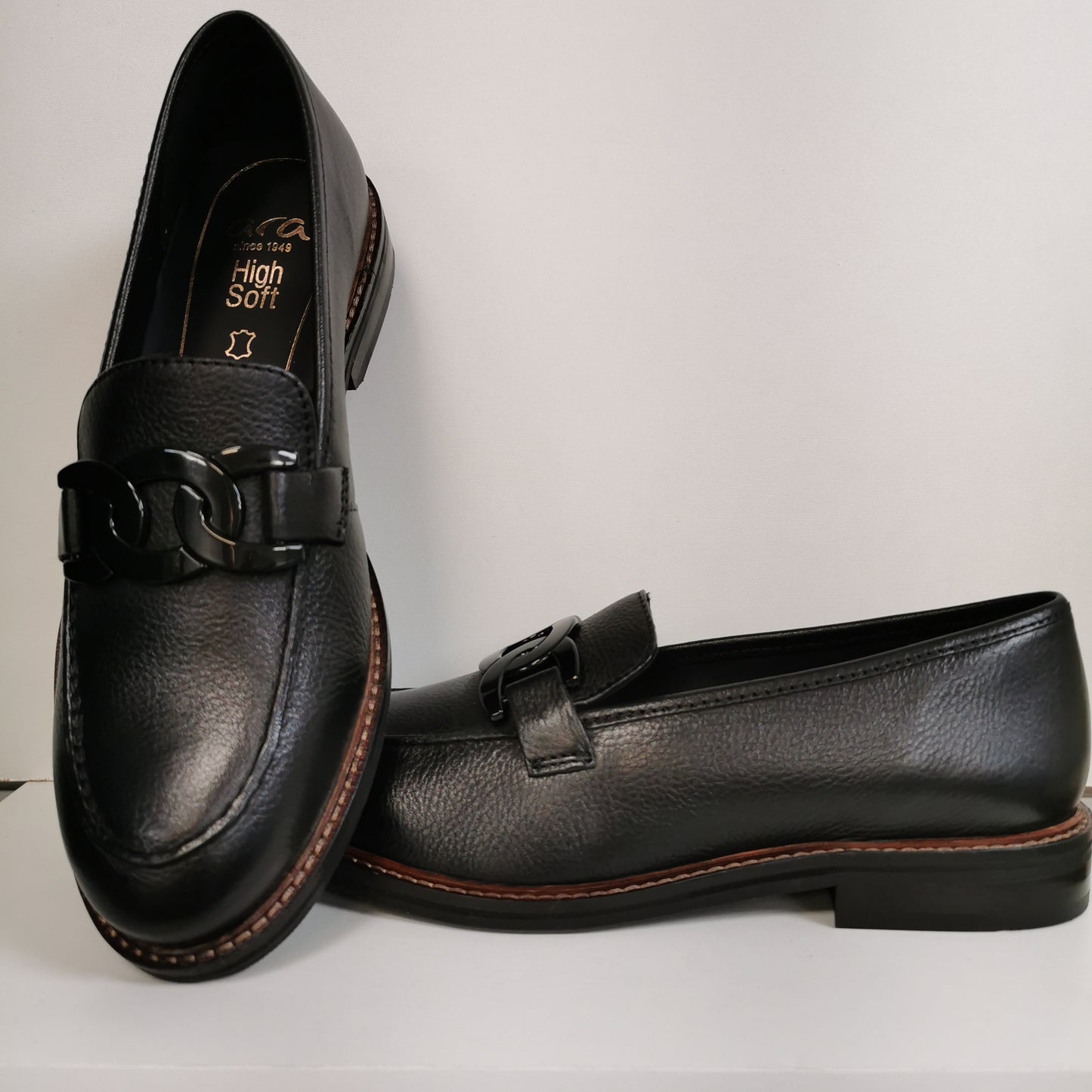 Ara Kyle2 Loafer - Chic Thrills