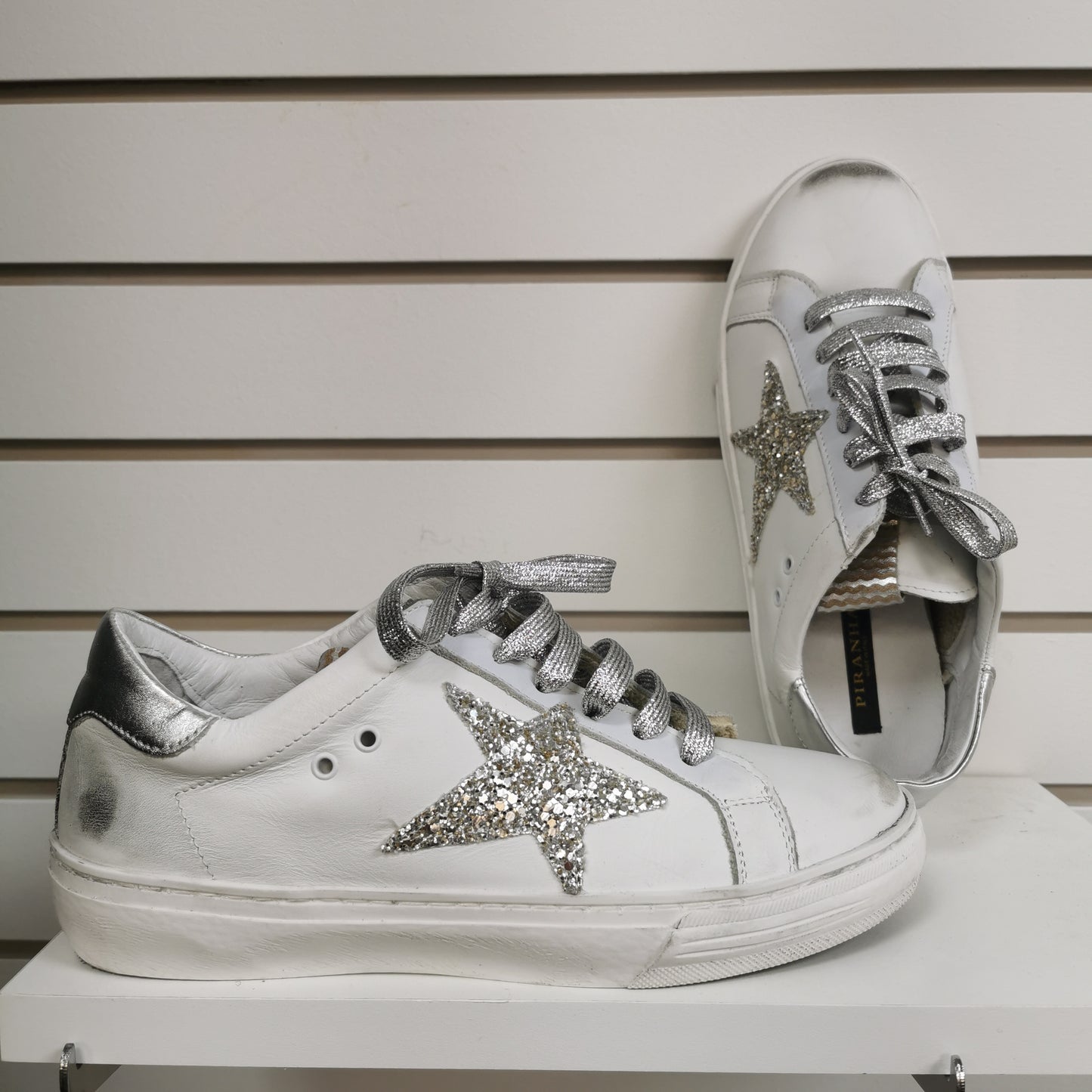 Piranha Distressed Sneaker Sz 8