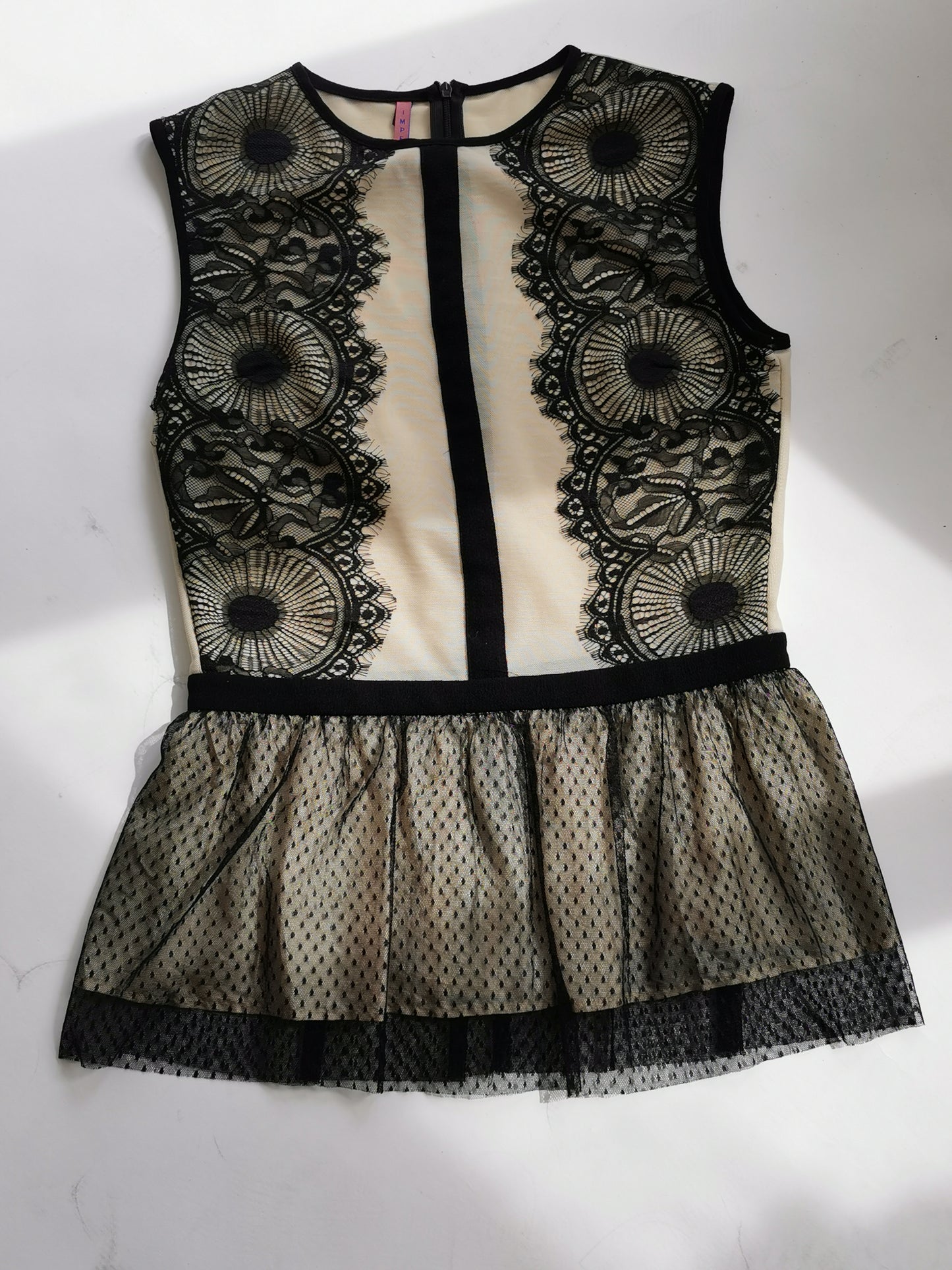 26-112 Imperial Blk/Cream Lacey Top L - Chic Thrills
