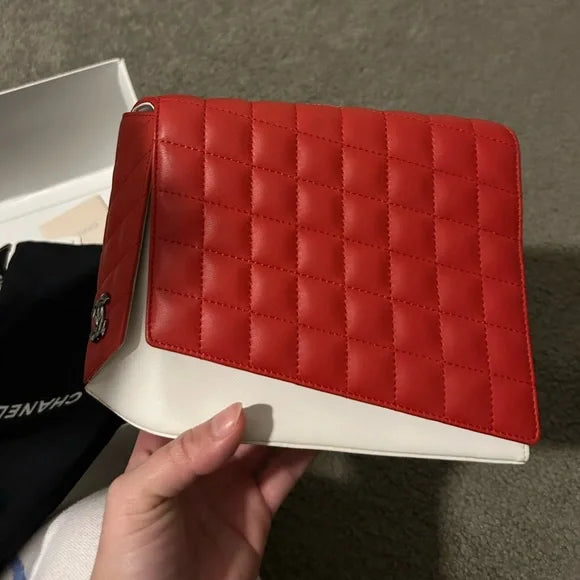 #22 Chanel Quilted Lambskin Fresh Air Clutch