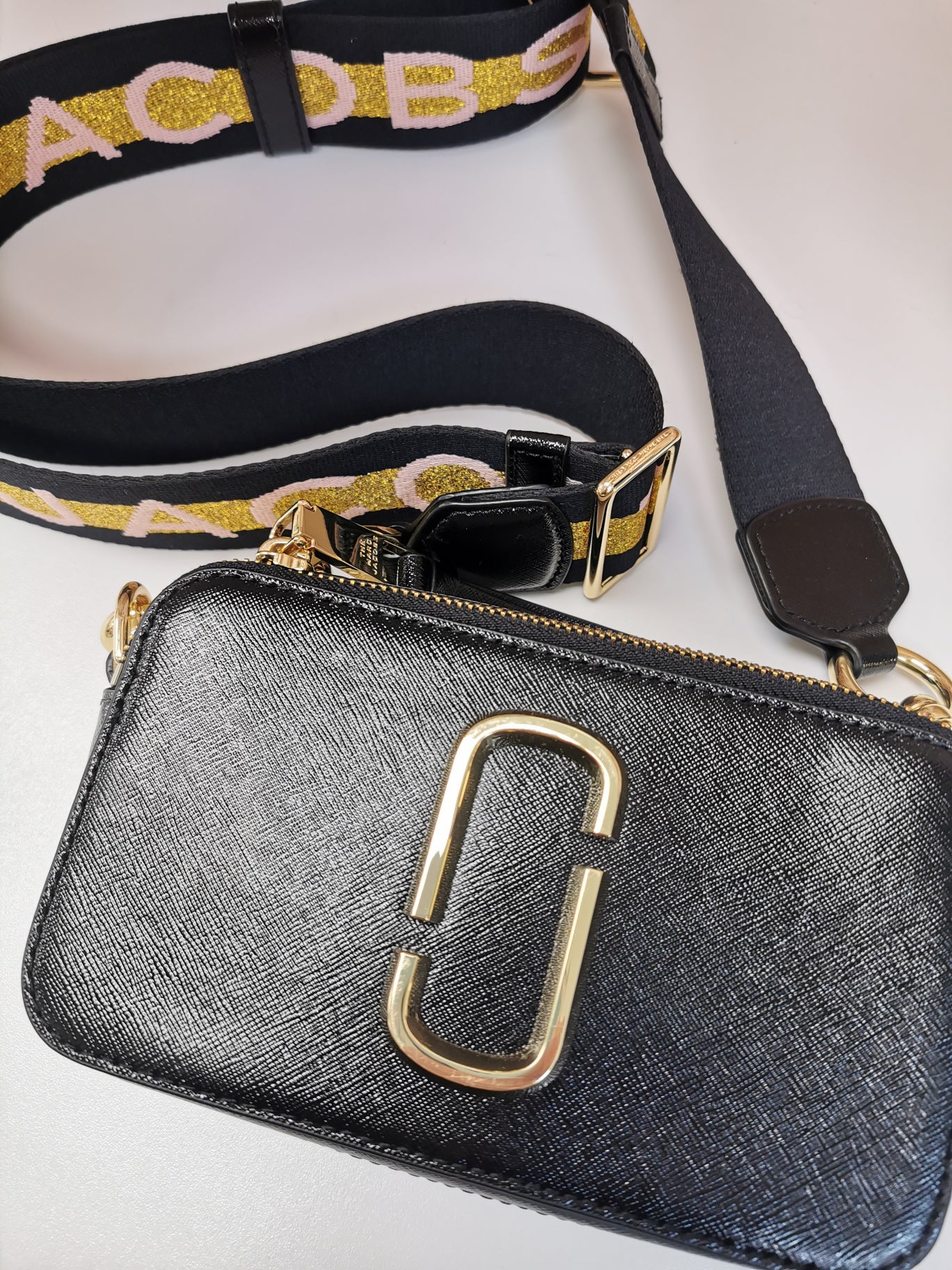 25-67 Marc Jacobs Camera Bag - Chic Thrills 